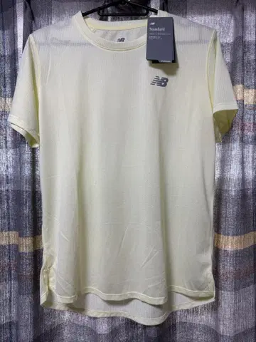[미사용 새상품] New Balance 여성 의류 WT41253 M