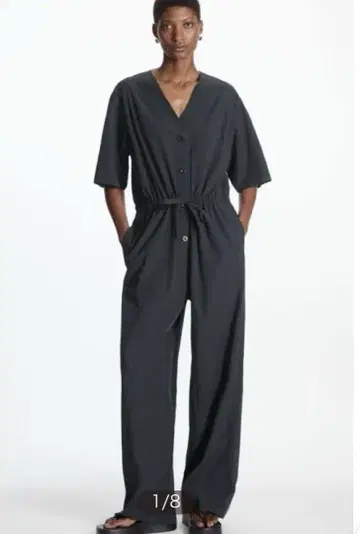 Cos SHORT SLEEVE V-NECK JUMPSUIT