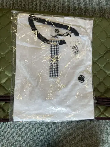 [새상품] Pretty Green 화이트 T셔츠 UK 사이즈 M