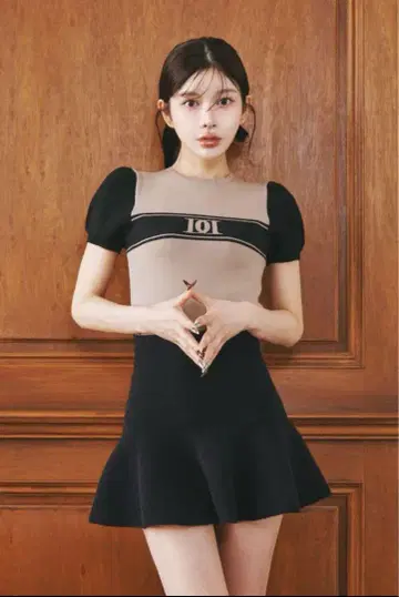 다리치 DD 로고 투톤 니트 톱