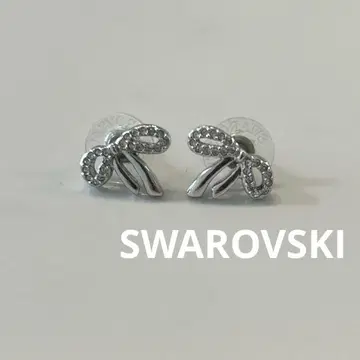 SWAROVSKI 리본형 스터드 귀걸이