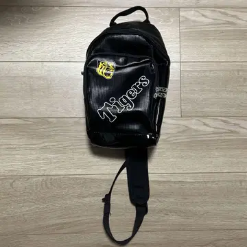 한신 타이거스 로고 에나멜 숄더백 미즈노 MIZUNO 블랙