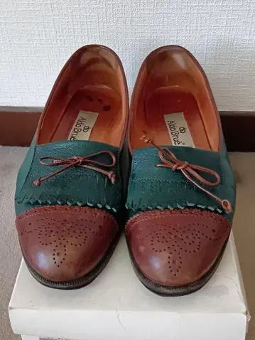 여성용 로퍼, 윙팁 신발