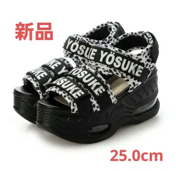 [새상품] YOSUKE 통굽 샌들 (화이트블랙) 25.0cm