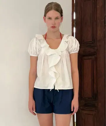 sinoon V-Neck Frill Blouse (White)