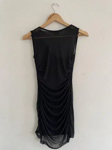 새상품 stradivarius 슬리브리스 블랙 원피스