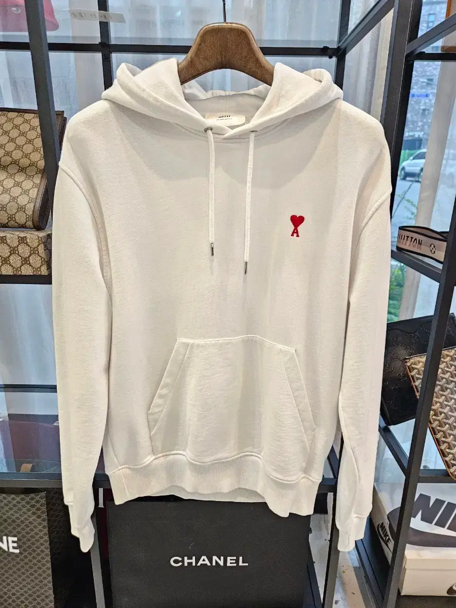 [Authentic/Like New] Ami Small Logo Hoodie, Size M, White Heart Tee