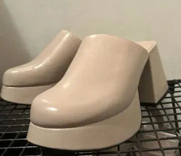 베이지 뮬 샌들 높은 힐