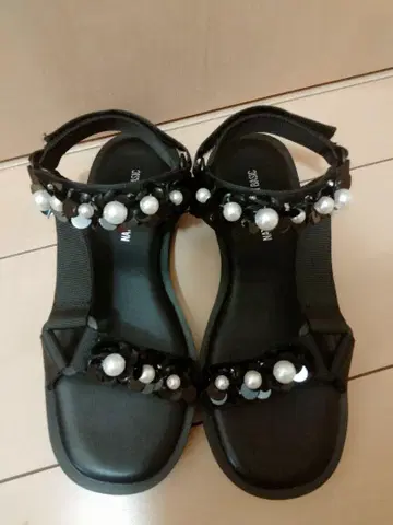 자연미 기본 디자인 보석 장식 플랫 샌들 S (22.5cm)