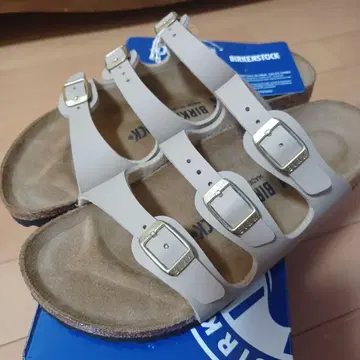 [미사용 새상품] BIRKENSTOCK 버켄스탁 플로리다 37 샌드
