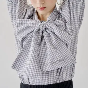 트리트 유어셀프 키티 깅엄 체크 리본 타이 블라우스 즉시 구매