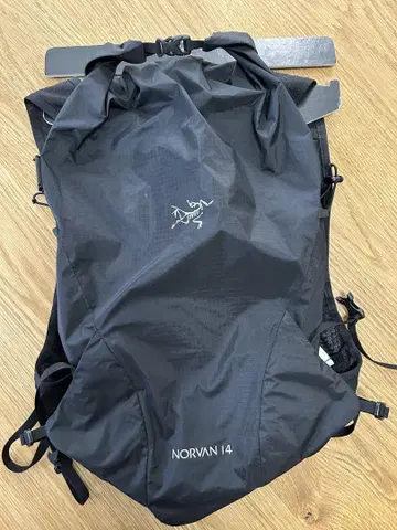ARC'TERYX NORVAN 14 블랙 백팩
