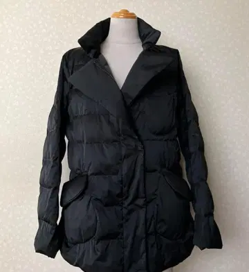 UNIQLO +J 다운 자켓 블랙 M 사이즈