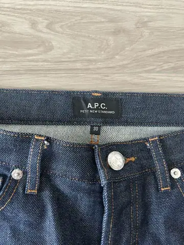 A.P.C. PETIT NEW STANDARD 30 사이즈 데님