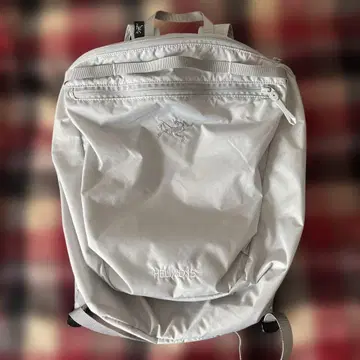 ARC'TERYX HELIA 15 백팩 라이트 그레이