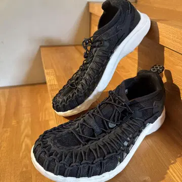 keen 블랙 뜨개질 스포츠 샌들 28cm