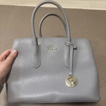 새상품급 FURLA 그레이 핸드백