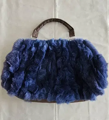 sacai 인조 모피 핸드백