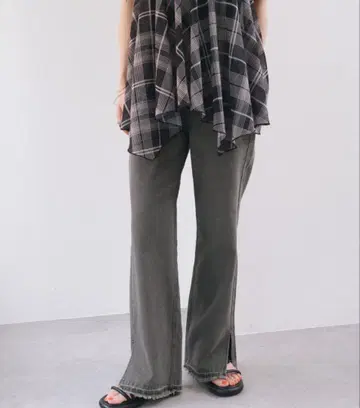 카스타네 Kastane 워시드 플레어 데님 그레이
