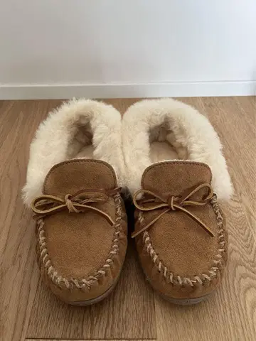 새 제품 미사용 MINNETONKA 미네톤카 알파인 시프 스킨 알파인