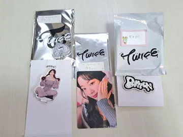 TWICE 이 제품은 미니 액스타 찰름 세트 (다히)입니다.