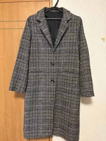 그레이 계열 체크 체스터 코트