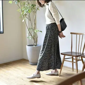 [ OURHOME ] 넉넉한 플레어 와이드 팬츠 스톤 패턴 블랙