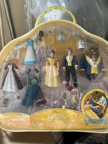 Disney Belle Deluxe Princess Fashion Set