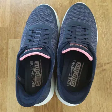SKECHERS slip-ins 네이비 스니커즈
