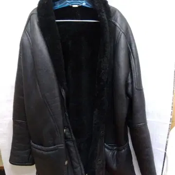B for B 블랙 가죽 보아 코트
