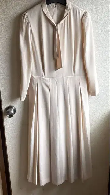 새 제품 미사용 아이보리 리본 장식 칼라 정장 드레스 LL 사이즈