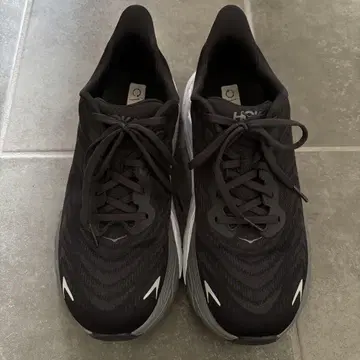 HOKA 호카오네오네 아라히6 와이드 블랙 27cm