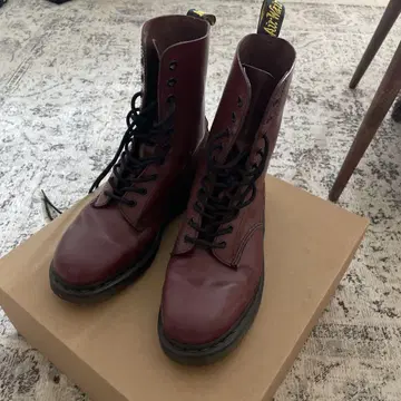 Dr.Martens 닥터마틴 UK8 체리 레드 10홀