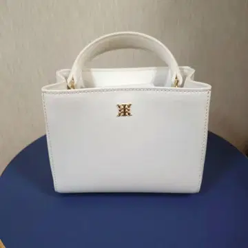 Riu 화이트 미니 백 체인 스트랩 포함