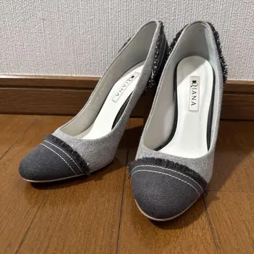DIANA 프릴 장식 그레이 하이힐 23.5cm