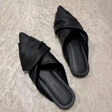 밀라 오웬/포인트드 토 샌들