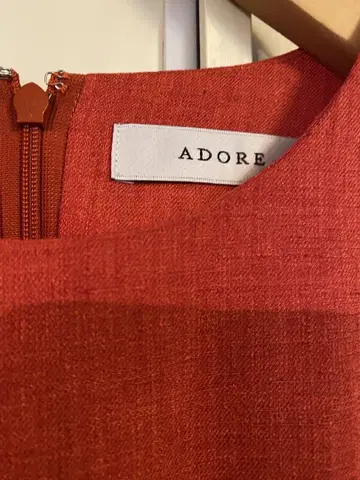 어도어 ADORE 원피스 반칙