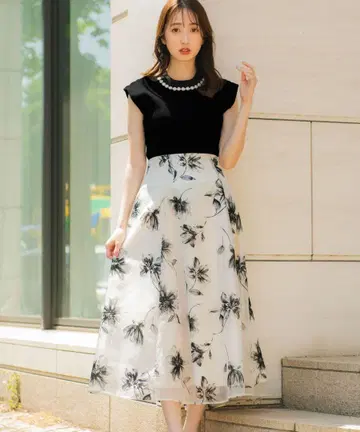 노엘라 오간자 플로키 스커트 블랙 꽃무늬 스커트 롱 플레어