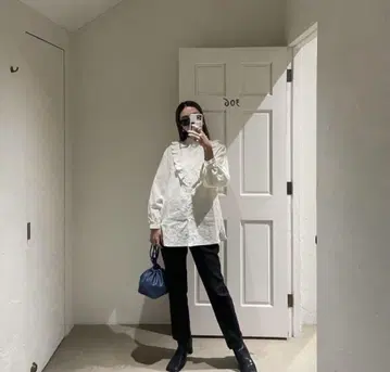 룸306 컨템포러리 프릴 디자인 리 셔츠