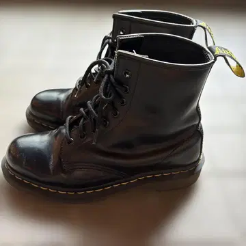 닥터 마틴 1460 8홀 부츠 24.5cm