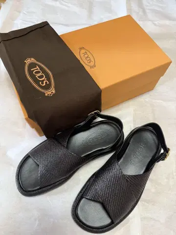 TOD'S 가죽 샌들
