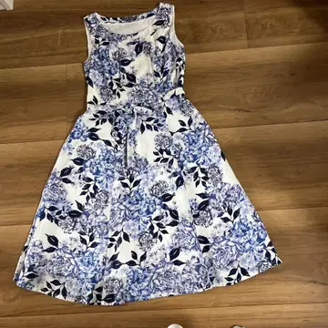 LAURA ASHLEY 꽃무늬 노스 원피스 사이즈 11