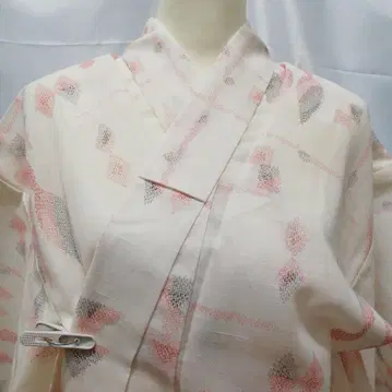 명주 여름 기모노 옅은 핑크 꽃무늬 기모노 중고품