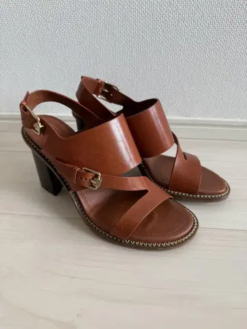 새상품급 TOD'S 브라운 샌들 37