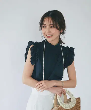 라 부티크 봉봉 코튼 보일 프릴 슬리브리스 블라우스