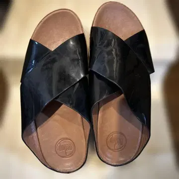 fitflop 크로스 밴드 웨지 샌들 블랙
