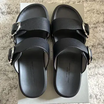 그린 레이블 리라크싱 샌들