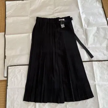 미사용 ZUCCa 블랙 플리츠 롱 액세서리 벨트 포함
