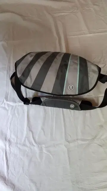 CRUMPLER(크럼플러) 메신저 백
