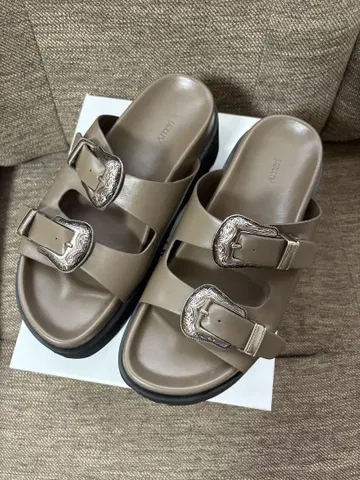 Ameri[M 사이즈] MEDI WESTERN BUCKLE SANDALS